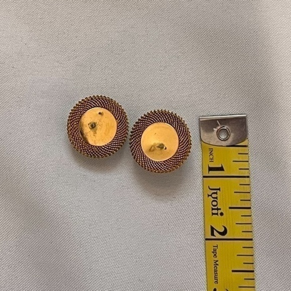 Gold pearl earrings pierced runway - Picture 4 of 4